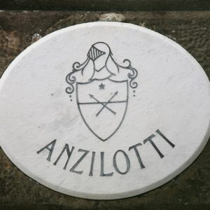 Colonna del cancello lato destro